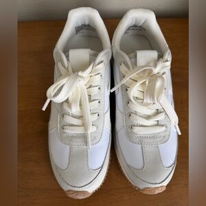 Universal Thread White and Cream Sneakers